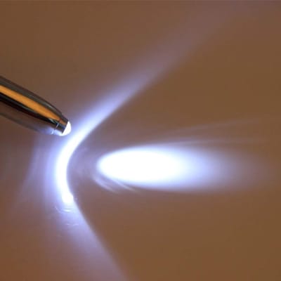 3-in-1 LED Balpen met Stylus en LED Licht voor Nachtelijk Schrijven - Ideaal voor Notities en Creatief Gebruik