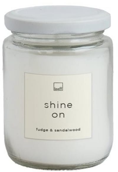 LEEFF - Geurkaars in bokaaltje - SHINE ON - Geur: Fudge & Sandelwood - 6,7 cm x 9 cm - wit