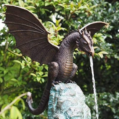 Bronzen drakenfontein voor tuindecoratie - Betoverende waterpartij voor buitenruimtes en tuinen