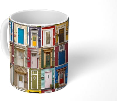 Mok - Koffiemok - Deuren - Kleurrijk - Collage - Architectuur - Mokken - 350 ML - Beker - Koffiemokken - Theemok