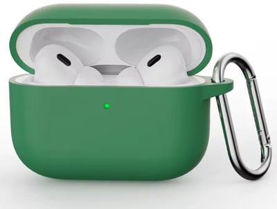 Hoesje Geschikt voor AirPods Pro 3 - Groen - Casemania Liquid Siliconen Bescherm Hoes met Bevestigingslus & Karambijnhaak