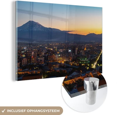 ® Glasschilderij 180x120 cm - Schilderij acrylglas - Het Armeense Jerevan in de schemering met de berg Ararat in Azië - Foto op glas - Muurdecoratie woonkamer - Wanddecoratie slaapkamer - Schilderijen