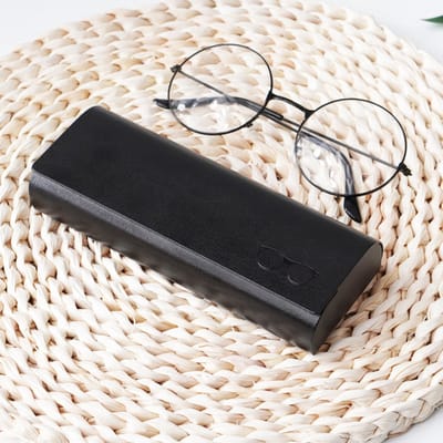 Harde brillenkoker met hoogwaardig synthetisch leer - voor mannen en vrouwen - met microvezeldoek voor zonnebrillen, leesbrillen, brillen