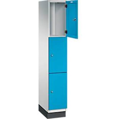 C+P Cambio lockerkast, 1 vak, 3 vakken, met plint, B 300 x D 525 x H 1980 mm, lichtgrijs/lichtblauw