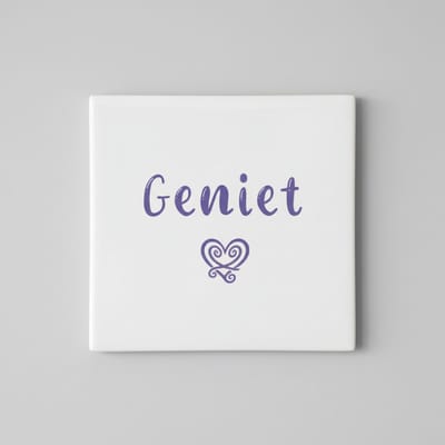 Inspirerende Keramische Wandtegel “Geniet” – Minimalistische Hart Tekst Woondecoratie – 15 x 15 cm