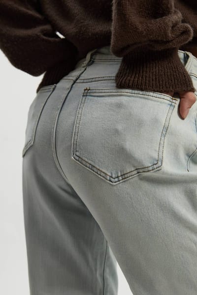 boohoo Dames The High Waist Loose Straight Jean becomes: De high waist losse rechte jeans | Gebleekt Blauw | Maat: 8/32L