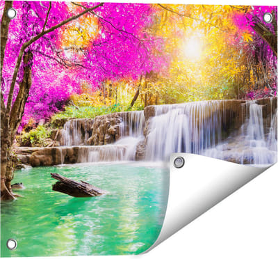 Gards Tuinposter Waterval met Groen Water en Roze Bladeren - 50x40 cm - Tuindoek - Tuindecoratie - Wanddecoratie buiten - Tuinschilderij