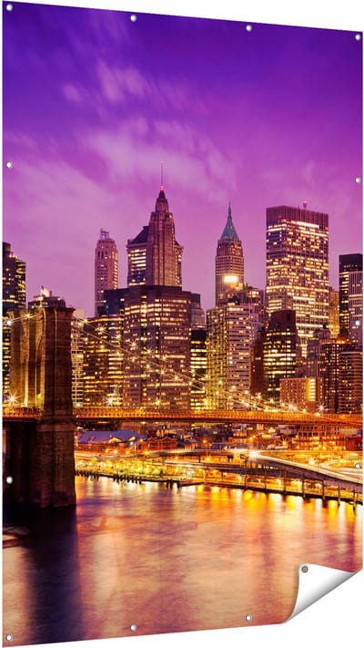 Gards Tuinposter Skyline New York van Centrum in het Paars - 120x180 cm - Tuindoek - Tuindecoratie - Wanddecoratie buiten - Tuinschilderij