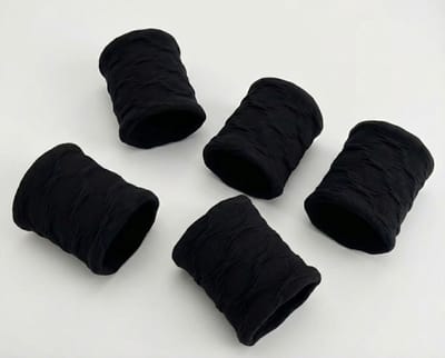 Set zwarte scrunchies – 5 stuks elastische haar accessoires in geribde stof – zwarte stripped style scrunchie set voor dames – zachte haar elastiekjes