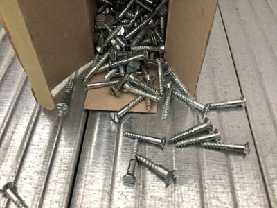 Houtschroef. 3.0 x 20mm. Lang.gleufkop. Platkop. Verzinkt. 200 stuks. Deltafix.