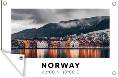 Muurdecoratie Noorwegen - Huizen - Meer - 180x120 cm - Tuinposter - Tuindoek