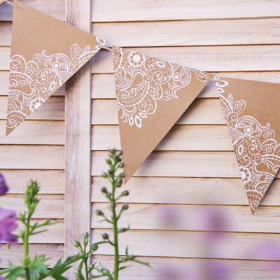 Partydeco - Papieren Slinger met witte print - 2,3 m