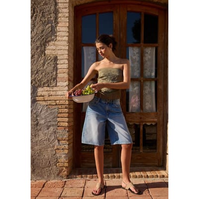 Stradivarius Baggy denim bermuda  LICHTE MIDDENBLAUWE DENIM WASSING 40