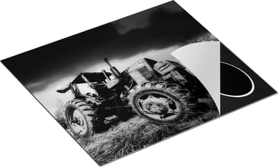 Chefcare Inductie Beschermer Oude Tractor op het Grasveld - Trekker - Zwart Wit - 60x50 cm - Afdekplaat Inductie - Kookplaat Beschermer - Inductie Mat