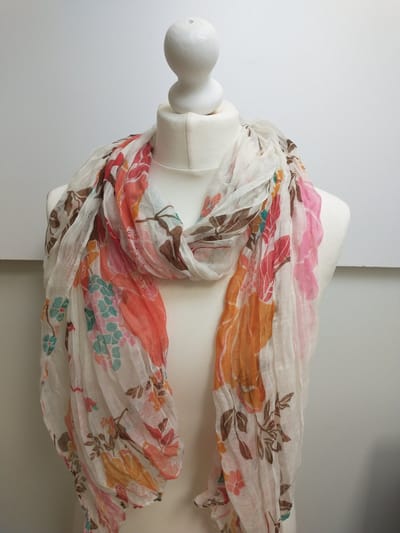 Lange dames sjaal Kelly gebloemd motief wit rood bruin oranje groen roze