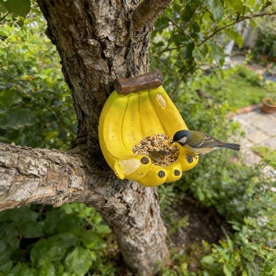 Voederhuisje Banaan - Vogelvoederhuis Tuindecoratie - Vogels Voederen - Grappig Kunsthars Ontwerp - 15 x 10 x 10 cm - Geel