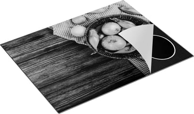 Chefcare Inductie Beschermer Mand met Uien op Tafel - Zwart Wit - 77x59 cm - Afdekplaat Inductie - Kookplaat Beschermer - Inductie Mat