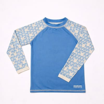 Ducksday - UV-Zwemshirt voor baby - UV-werend UPF50+ - Rashguard met Lange mouwen - unisex - Manta - Blauw met print - maat 1 jaar