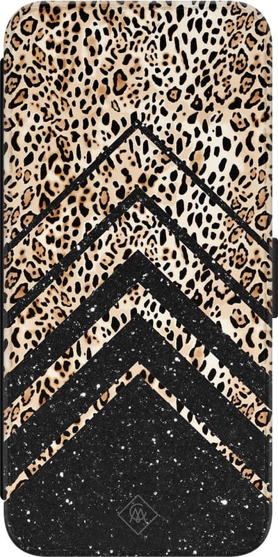 Casimoda® bookcase - Geschikt voor Samsung Galaxy S22 - Hoesje met pasjeshouder - Luipaard Chevron - Bruin/beige - Kunstleer