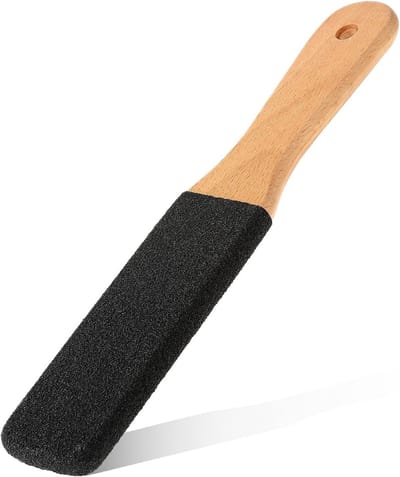 Voetvijl, puimsteen, pedicure, rasp, voetschrobber met houten handvat, verwijdert harde dode huid, droge ruwe gebarsten maïsvoeten in de douche, zwart