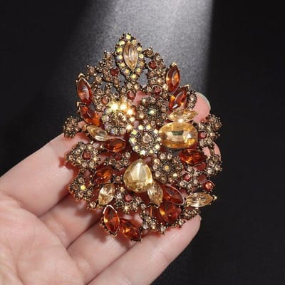 Vrouwen Mannen Klassiek Exquise Kristal Overdreven Broche Badges Mode Elegant High-end Dames Boutique Feest Bruiloft Sieraden Spelden brown
