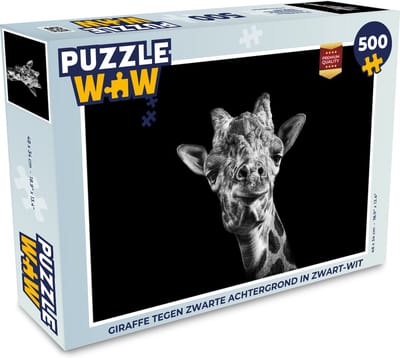 Puzzel Giraffe tegen zwarte achtergrond in zwart-wit - Legpuzzel - Puzzel 500 stukjes