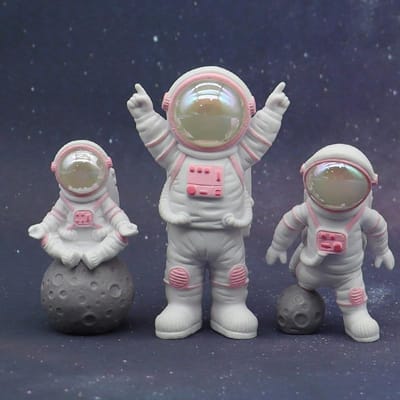 Décoration Astronaute 3 Pièces Figurine Anime et Lune Décoration Maison Astronaute en Résine Statue d'Action Décoration de Chambre Bureau Bureau Cadeaux gray