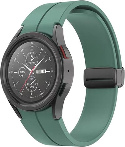 By Qubix - Geschikt voor Samsung Galaxy Watch bandje - D-buckle sportbandje 20mm - Groen - Geschikt voor Samsung Galaxy Watch 7 (40 & 44mm) - Galaxy Watch FE - Galaxy Watch 6 - Galaxy Watch 6 Pro - Galaxy Watch 5 - 5 Pro - Galaxy Watch 4 - 4 Classic