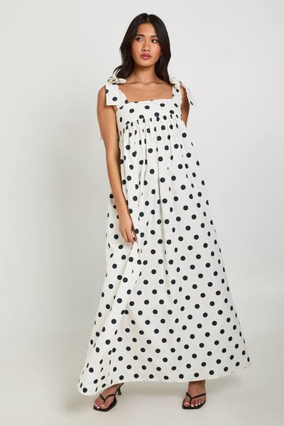 boohoo Dames Maxi Gesmokte Jurk Met Polkadots En Strikbandjes Op De Schouders | Wit | Maat: 36