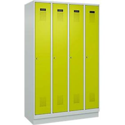 C+P Evolo Plus garderobekast, 4 vakken, 300 mm vakbreedte, met plint, rechts scharnierend, B 1200 x D 500 x H 1950 mm, cilinder, lichtgrijs/kleedgroen