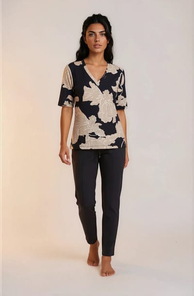 MI PIACE - Travel T-shirt Big Flower Print 202271 Black - Maat : XS