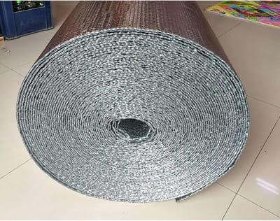 Isolatierol Aluminiumfolie - Warmtebehoud Dampremmer - Energiebesparing Woning - Dubbellaags Bubbels - 10 Meter Lengte - Zilverkleurig