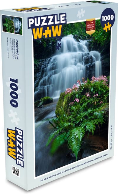 Puzzel Een mooie waterval tussen de dichtbegroeide natuur van het nationaal park Phu Hin Rong Kla - Legpuzzel - Puzzel 1000 stukjes volwassenen