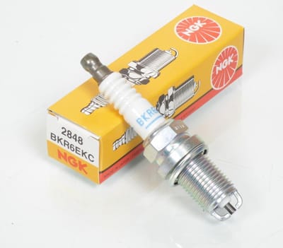 Bougie d'allumage NGK pour Moto BMW 1100 R GS 1995 à 2000 BKR6EKC / 2848 Neuf