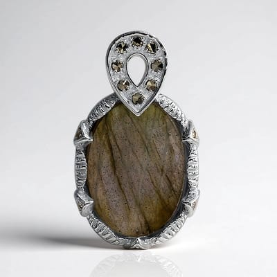 Cavill - Zilveren Hanger - 925 Sterling Zilver - Labradoriet 2,2 ct Ovaal uit Madagaskar - Markasiet Pavé - Elegante Dameshanger