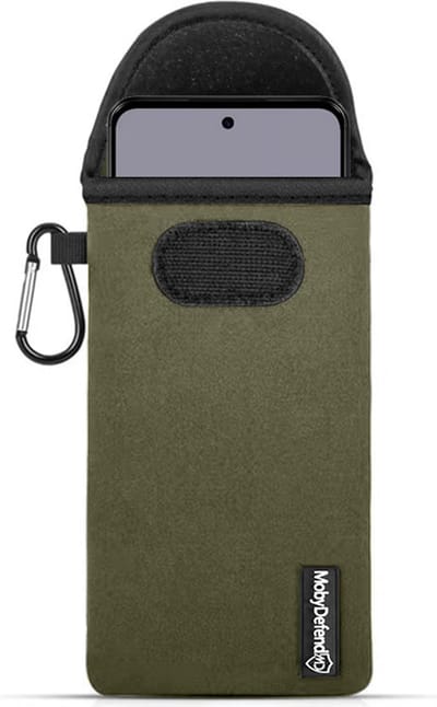 MobyDefend Hoesje - Geschikt voor Motorola Moto G13 / G23 / G53 - Neopreen Pouch Met Karabijnhaak - Insteek - Riemlus - Groen
