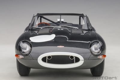 Jaguar Lightweight E-Type - 2015, Donker Grijs - AutoArt 1/18