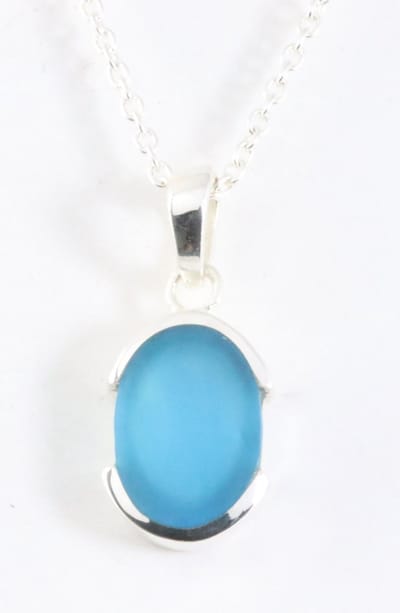 Fijne hoogglans zilveren hanger met blauwe agaat aan ketting