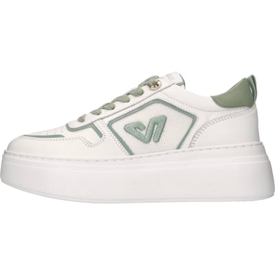 Emanuelle Vee Witte sneakers