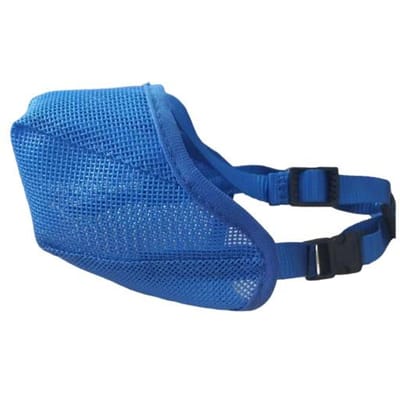 Verstelbare zachte mesh hondenmuilkorf voor kleine, middelgrote en grote honden. Voorkomt bijten en kauwen. Ademende hondenmuilkorf. XS blauw