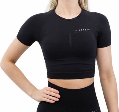 Fittastic Sportswear - Sportshirt Zwart - Zwarte sportshirt dames - Gymshirt - Maat S - Gymwear - Sportshirt met korte mouw - Yoga top - Hardloopshirt - Sweat proof - Dames - Zwart - S