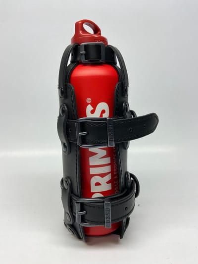 Dries Design D3SD – Fuel Bottle Houder – 1,0 Liter – Zwart – Leder – Incl Fles