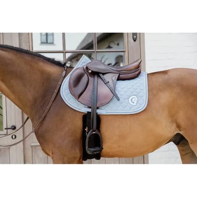 Kentucky Horsewear - Zadeldoek onion quilt 3D logo jumping lichtblauw