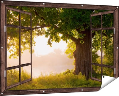 Gards Tuinposter Doorkijk Eikenboom aan het Water met Volle Bladeren - 150x100 cm - Tuindoek - Tuindecoratie - Wanddecoratie buiten - Tuinschilderij