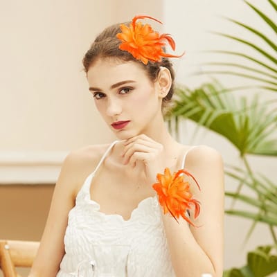 Dailygoods- Haarspelden 2 stuks - Retro Fascinator - Veerbloem Hoofddeksel - Oranje Haaraccessoires - Vintage Stijl - Geschikt voor Dames