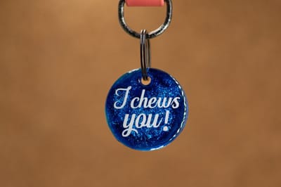 Crackerjack hondenpenning - Fun tag - I chews you - slijtvast - moddervast - uniek - leuk als cadeau