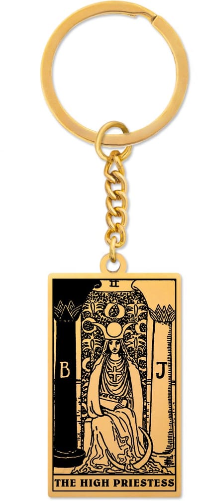 Tarot Sleutelhanger II: De Hogepriesteres / The High Priestess - Goudkleurig Stainless Steel - Grote Arcana uit Rider-Waite Geïnspireerd - Pax Amare