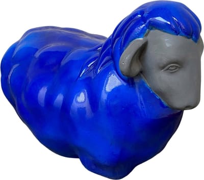 In & Out Deco Schaap liggend hol beton, kleur blauw voor binnen en buiten.
