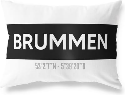 Tuinkussen BRUMMEN - GELDERLAND met coördinaten - Buitenkussen - Bootkussen - Weerbestendig - Jouw Plaats - Studio216 - Modern - Zwart-Wit - 50x30cm