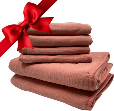 Smikkels - Kraamcadeau hydrofiele babydoeken (2 stuks) met spuugdoekjes (4 stuks) - Roze - 100% biologisch katoen - hydrofiel met badstof